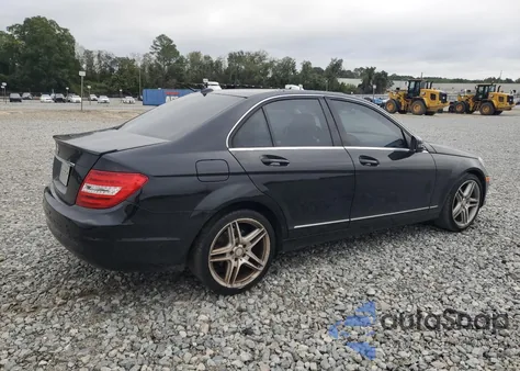 2013 Mercedes-Benz C 250 from USA, damaged, VIN WDDGF4HB0DR262747